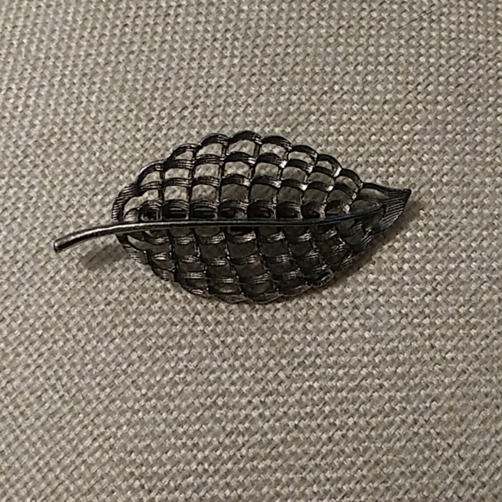 Leaf Pin